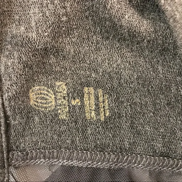 Fun yoga or wear around town shirt. - Picture 6 of 6